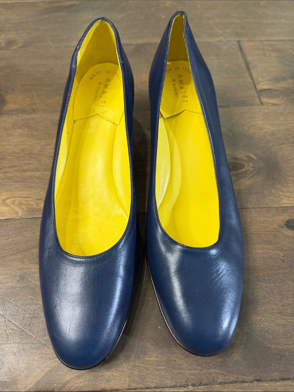 Amalfi Navy Leather Pumps with Yellow Insole